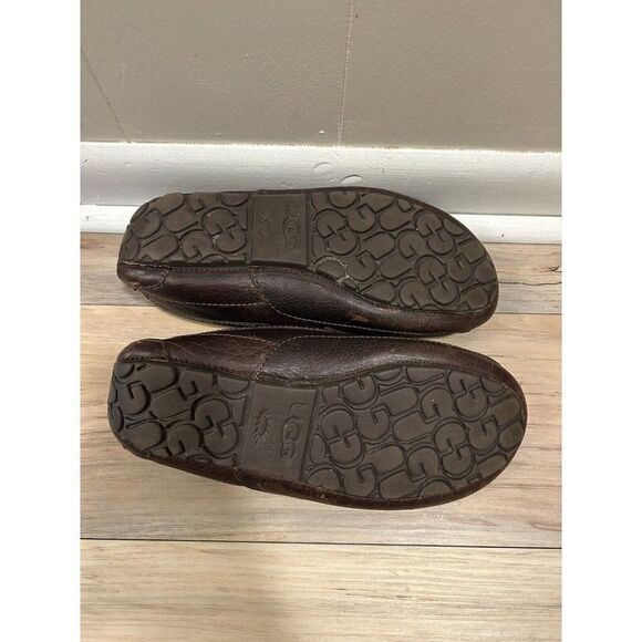 UGG Ascot Leather / Sheepskin Slipper in China Tea US Mens Size 9